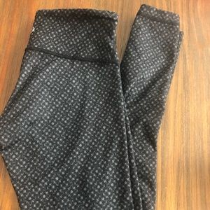 Lululemon leggings size 6